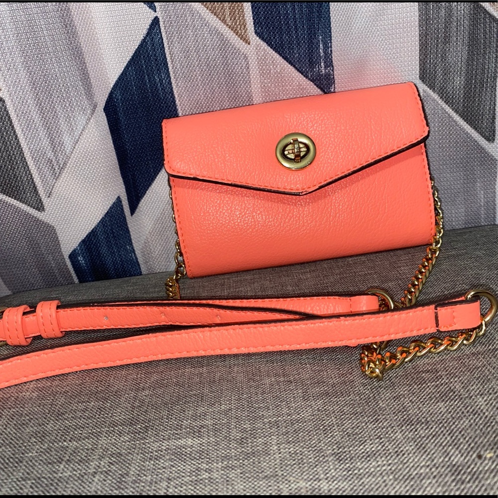 Street Level crossbody purse- pink